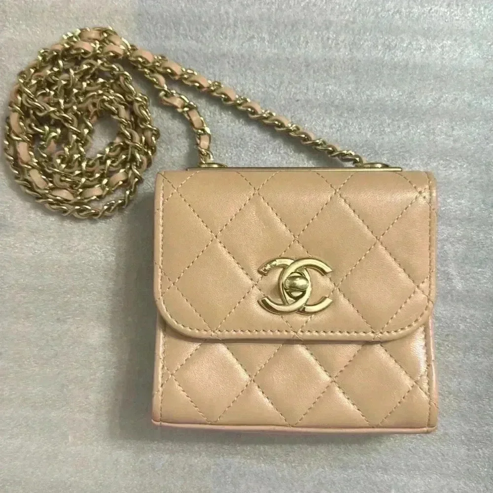 Chanel Lambskin Quilted Mini Trendy CC Clutch With Chain